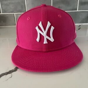 New Era New York Yankees 59FIFTY Fitted Hot Pink 2000 World Series Patch 7 5/8